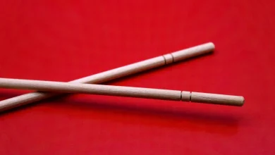 Лайфхак, як тримати палички для суші правильно покроково і без стресу