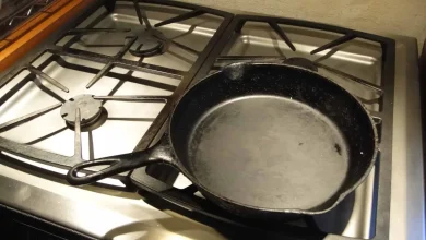 Мій перевірений лайфхак, як очистити сковороду від нагару швидко і без хімії