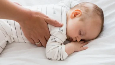 Як я вкладаю немовля спати за 10 хвилин простий лайфхак, який справді працює