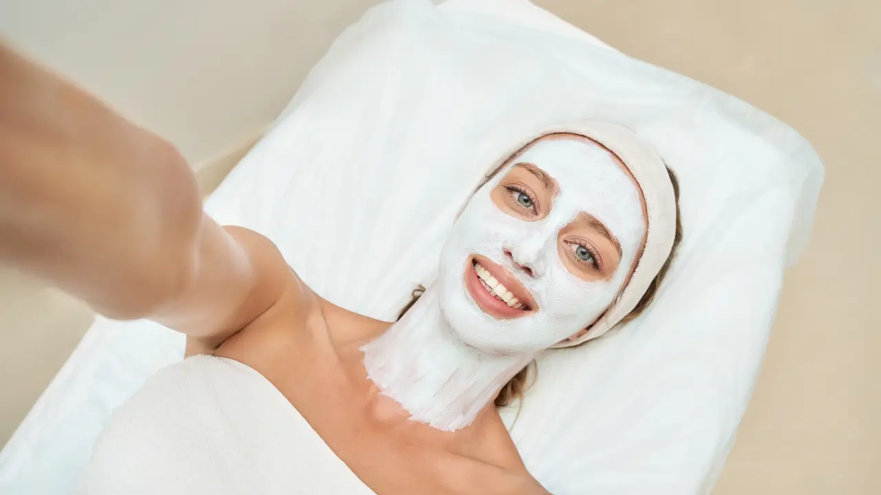 Банан + оливкова олія – ефект “відпочившого обличчя”