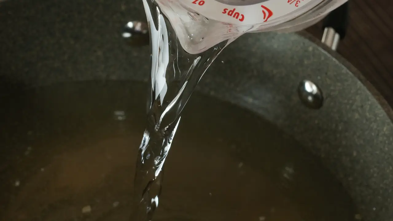 Чи можна кип’ятити одну і ту ж саму воду двічі правда без міфів