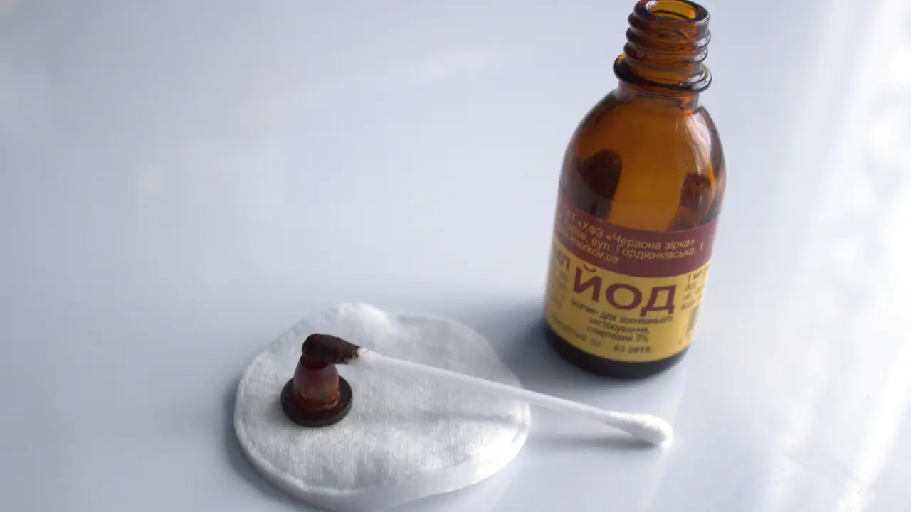 Лікування грибка нігтів йодом як правильно використовувати
